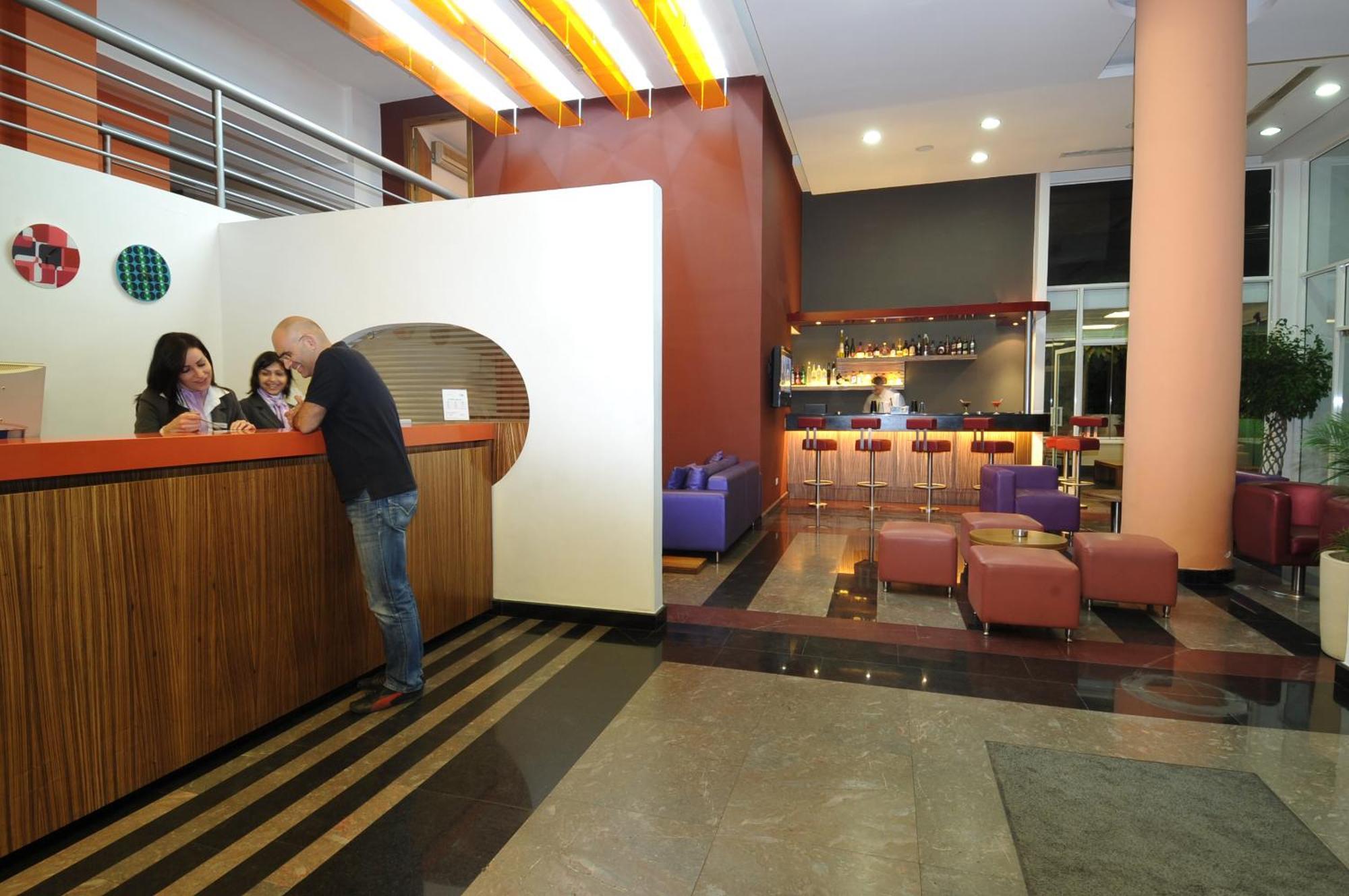 Suite Hotel Chrome - Бейрут Экстерьер фото